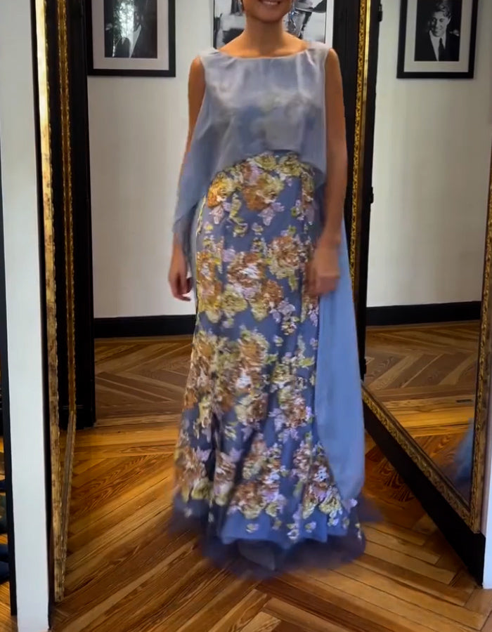 Elegant Sleeveless Dress