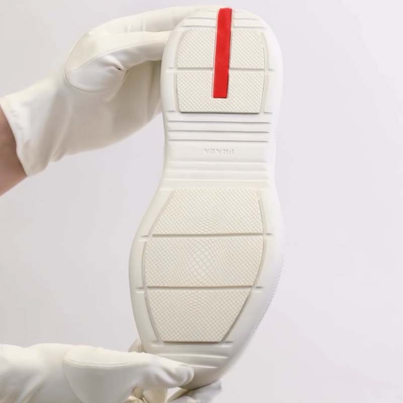 White Walking Versatile Sneakers