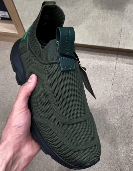 Elastic Mesh Sneakers