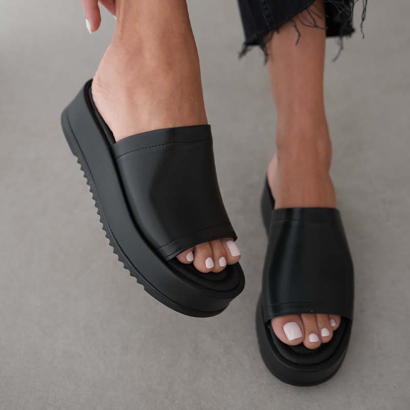 Solid-Color Casual Slippers