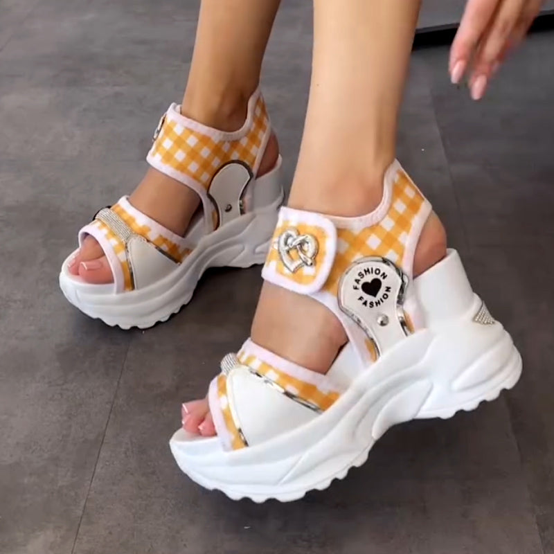 Check Heightening Sandals