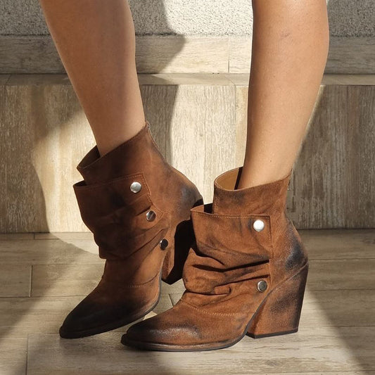 Pointed-Toe Bare Boots