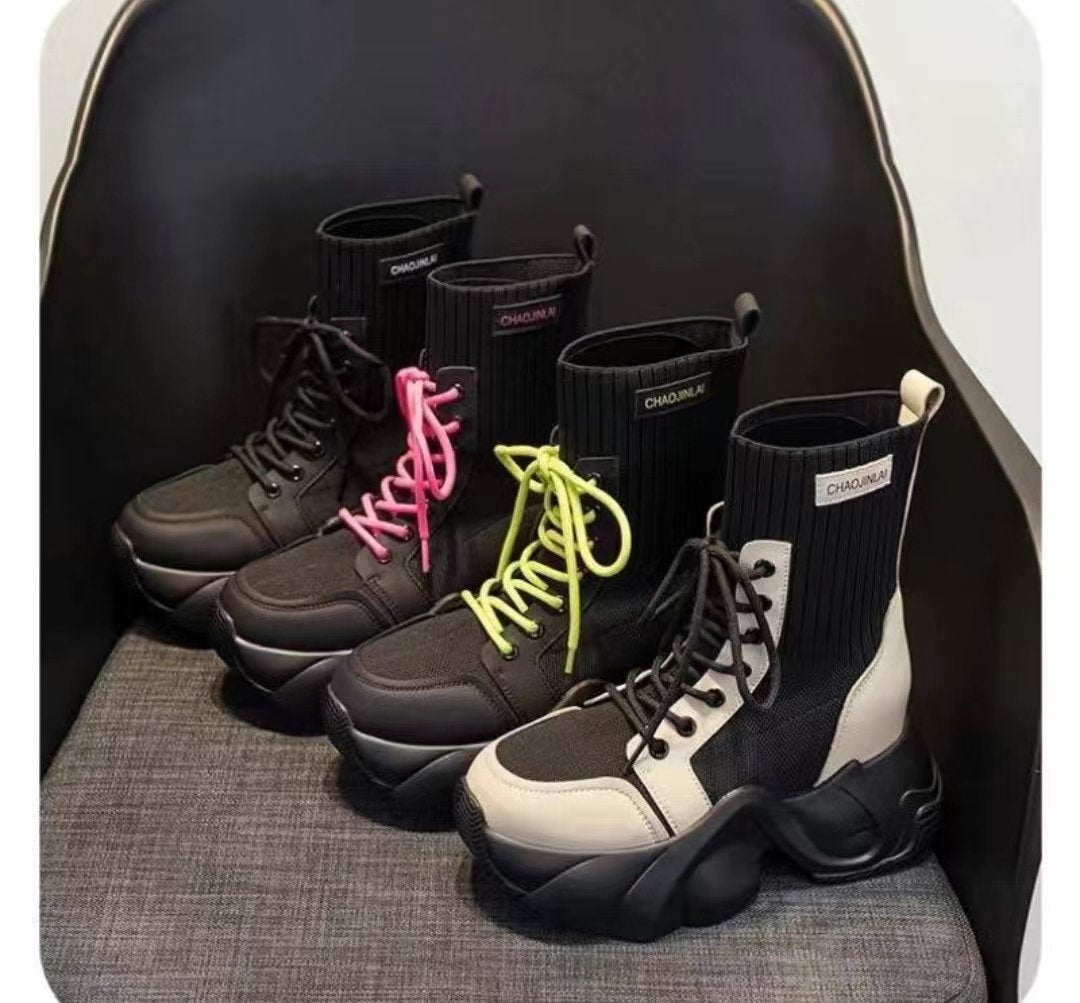Versatile Flywoving Stretch Boots