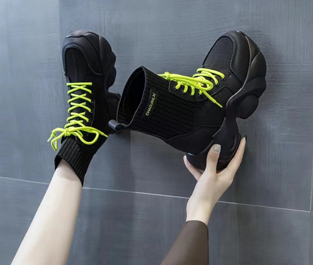 Versatile Flywoving Stretch Boots