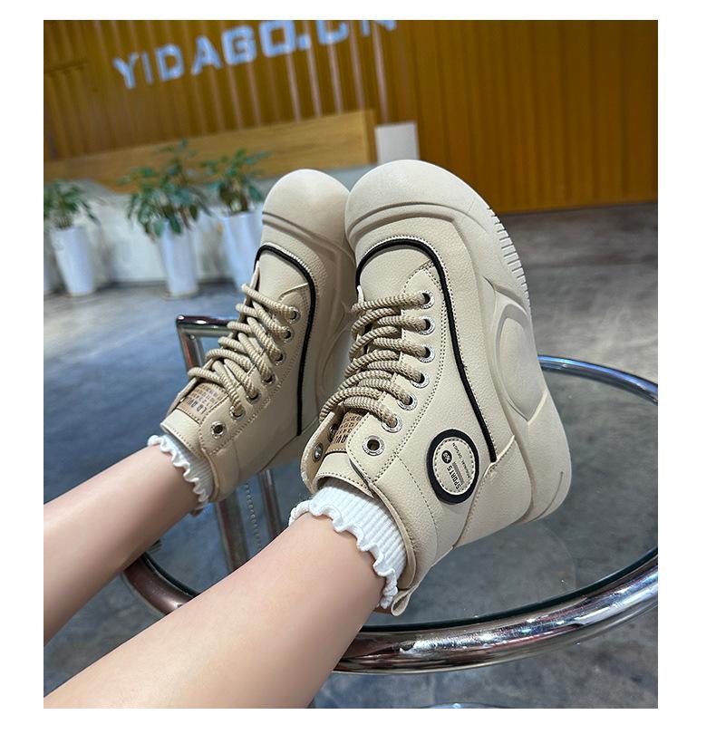 Soft Round Toe Sports Shoes