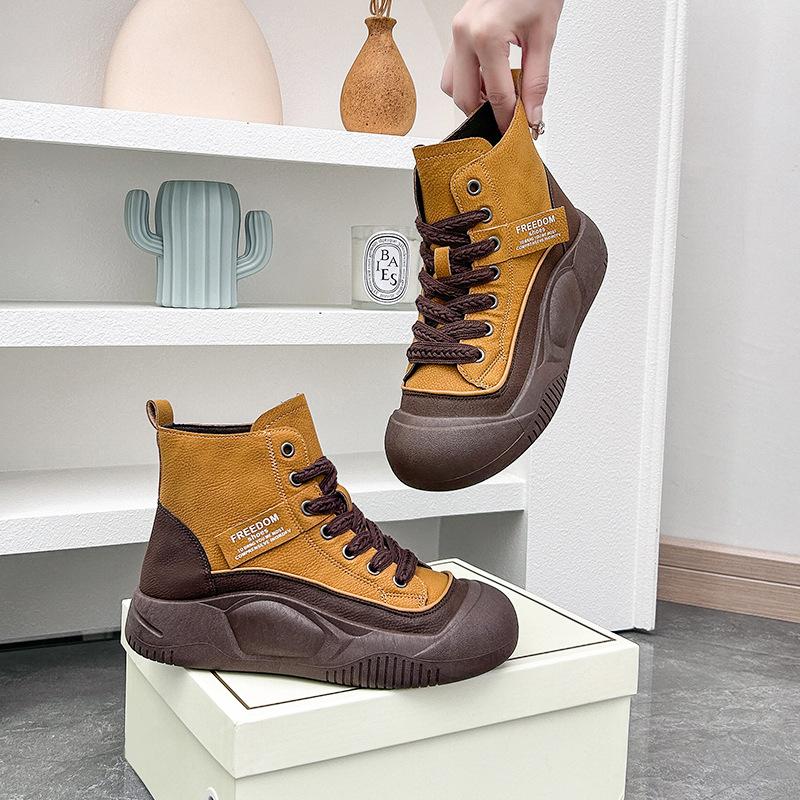 Soft Leather Lightweight Sports Shoes