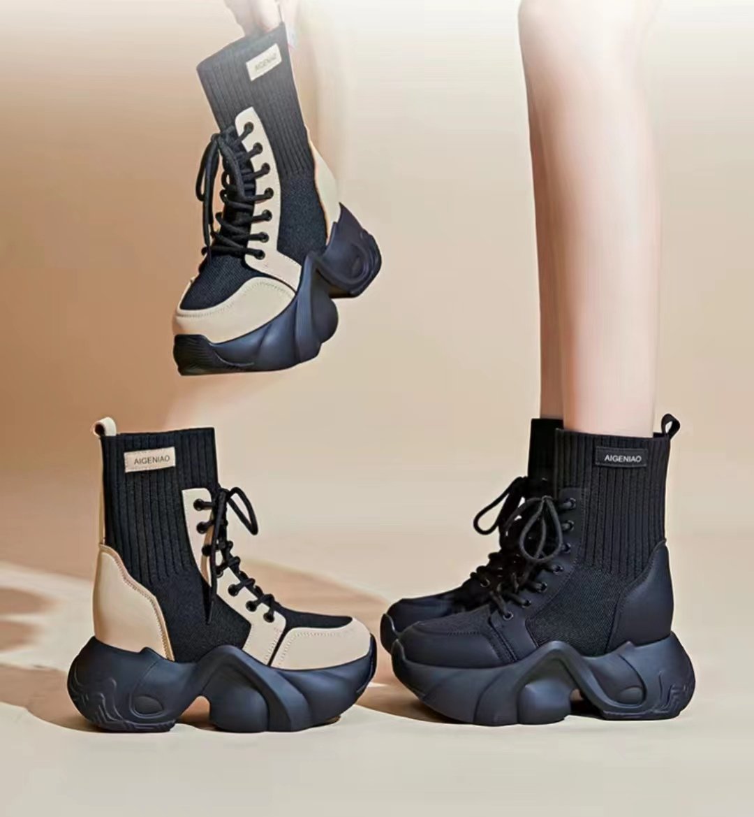 Versatile Flywoving Stretch Boots