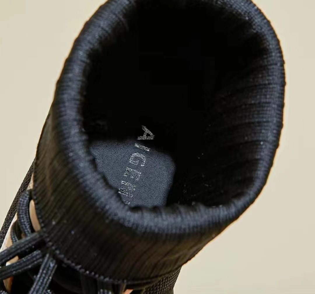 Versatile Flywoving Stretch Boots