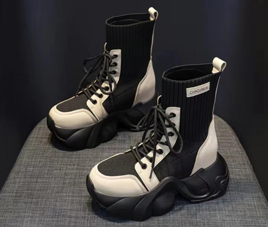 Versatile Flywoving Stretch Boots