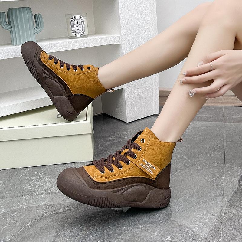 Soft Leather Lightweight Sports Shoes