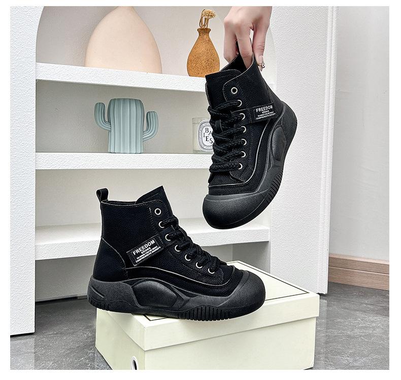 Soft Leather Lightweight Sports Shoes