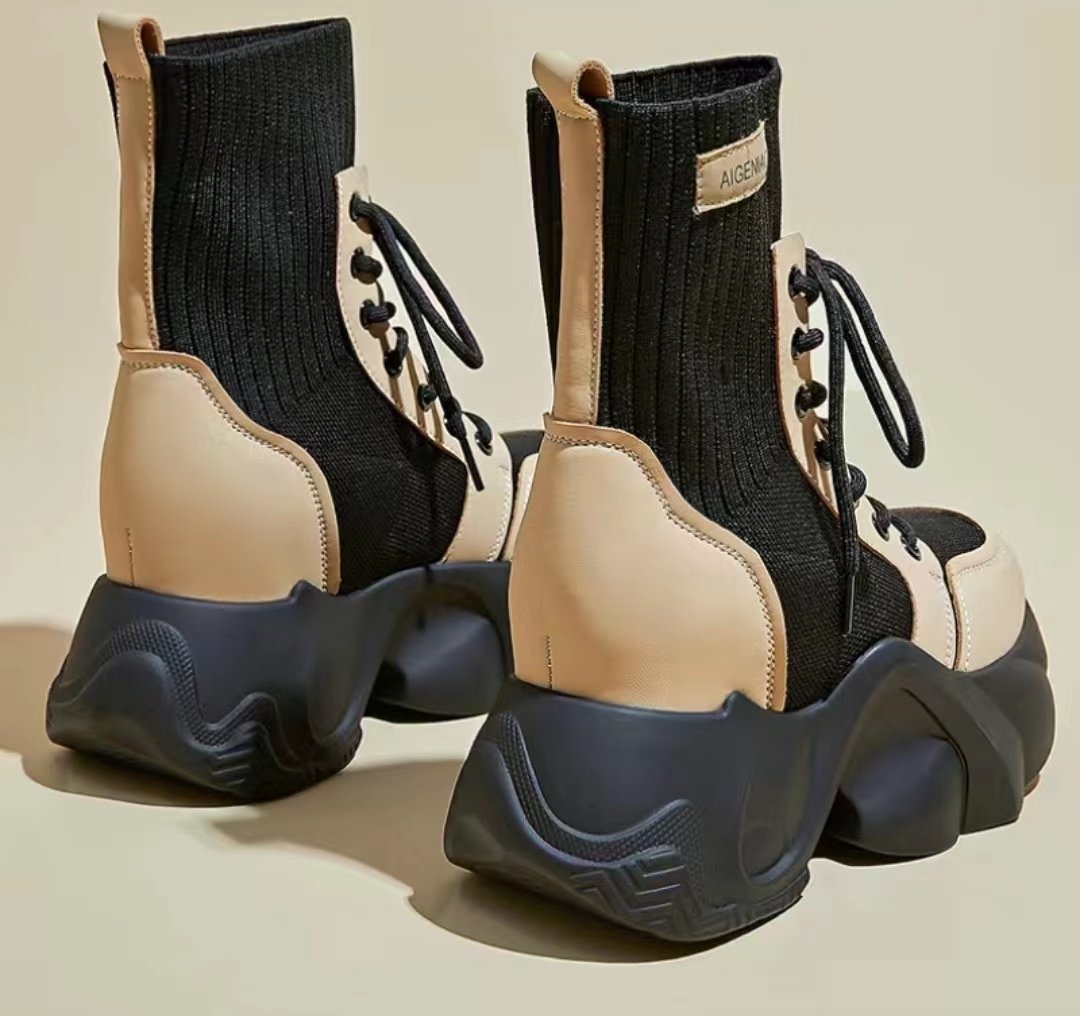 Versatile Flywoving Stretch Boots