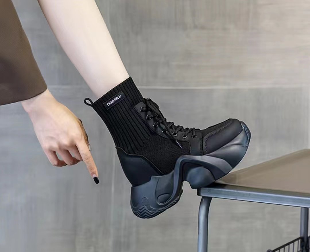 Versatile Flywoving Stretch Boots