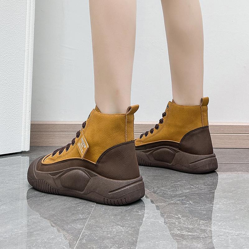 Soft Leather Lightweight Sports Shoes