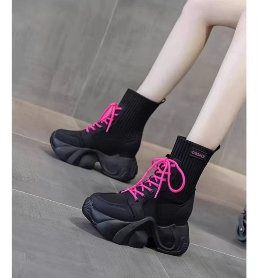 Versatile Flywoving Stretch Boots