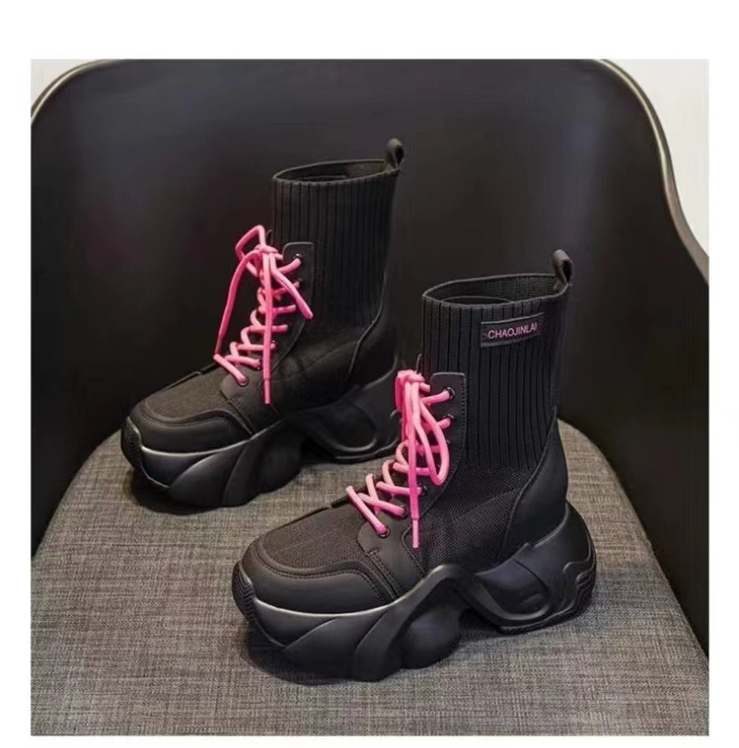 Versatile Flywoving Stretch Boots