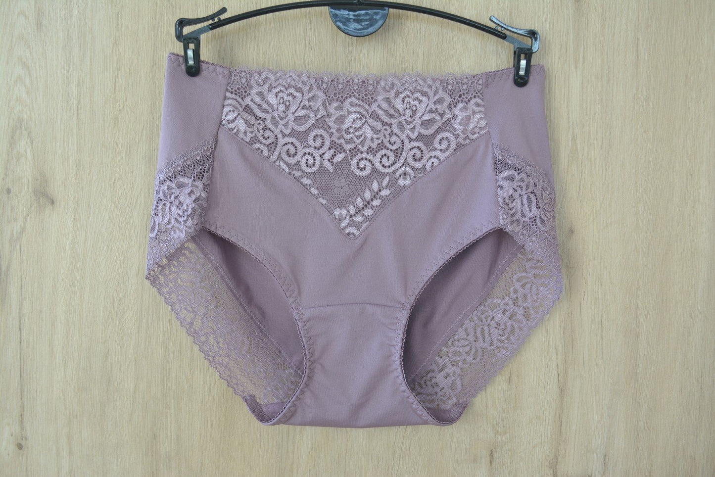 Stretch Milk Silk Lace Gynecological Panties