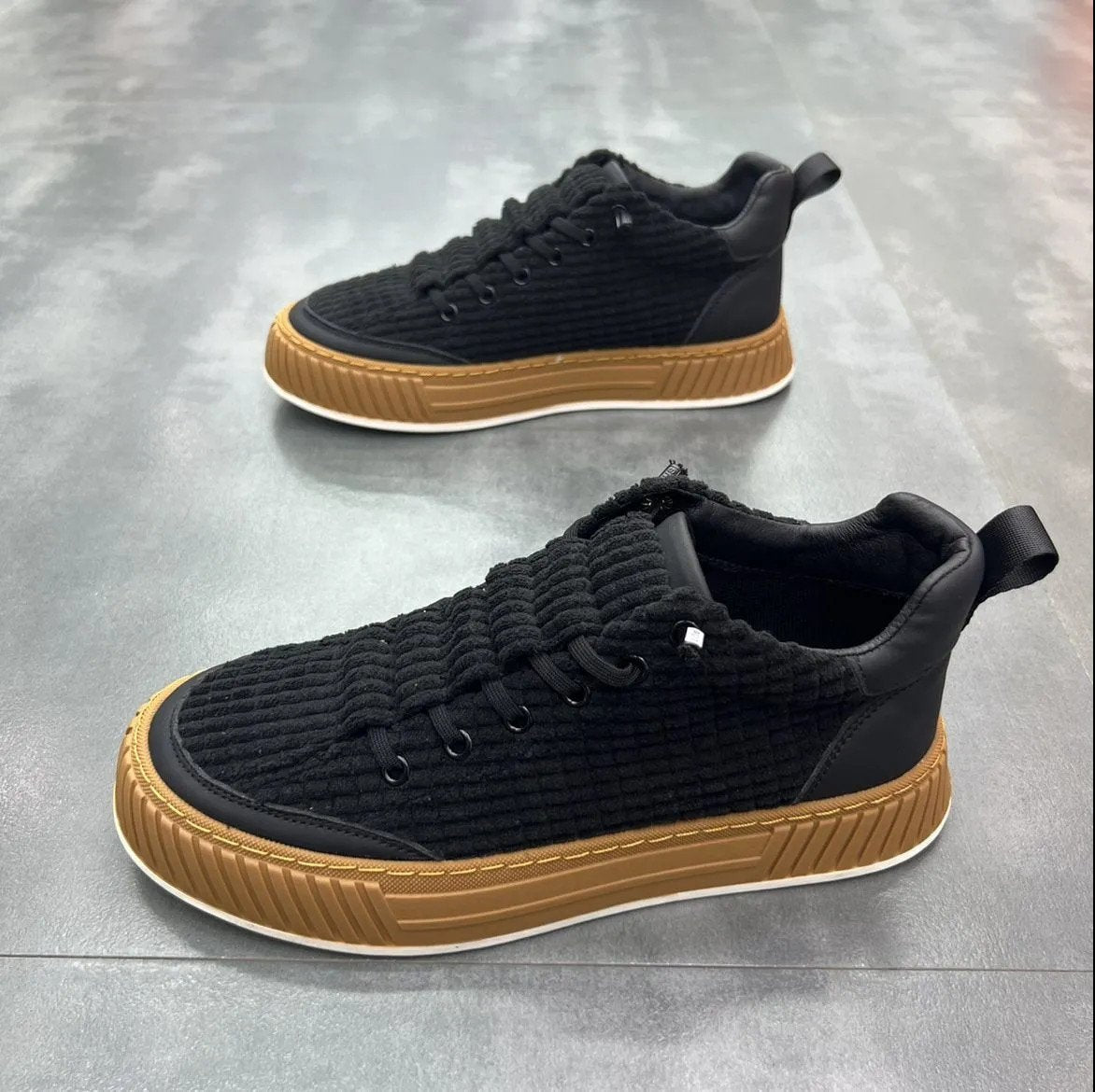 Soft Casual Fly Weaving Non-Slip Shoes