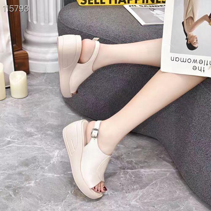 Fish Mouth Slope Heel Leather Clasp Sandals