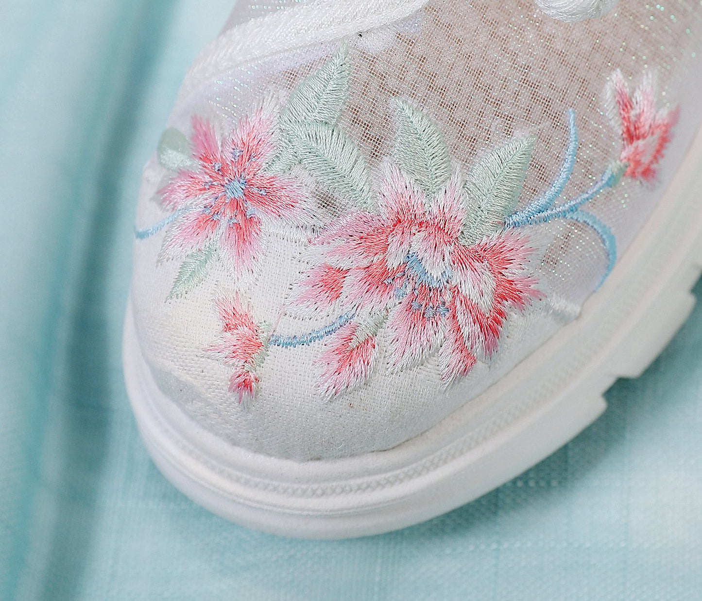 Flower Embroidered Breathable Soft Shoes