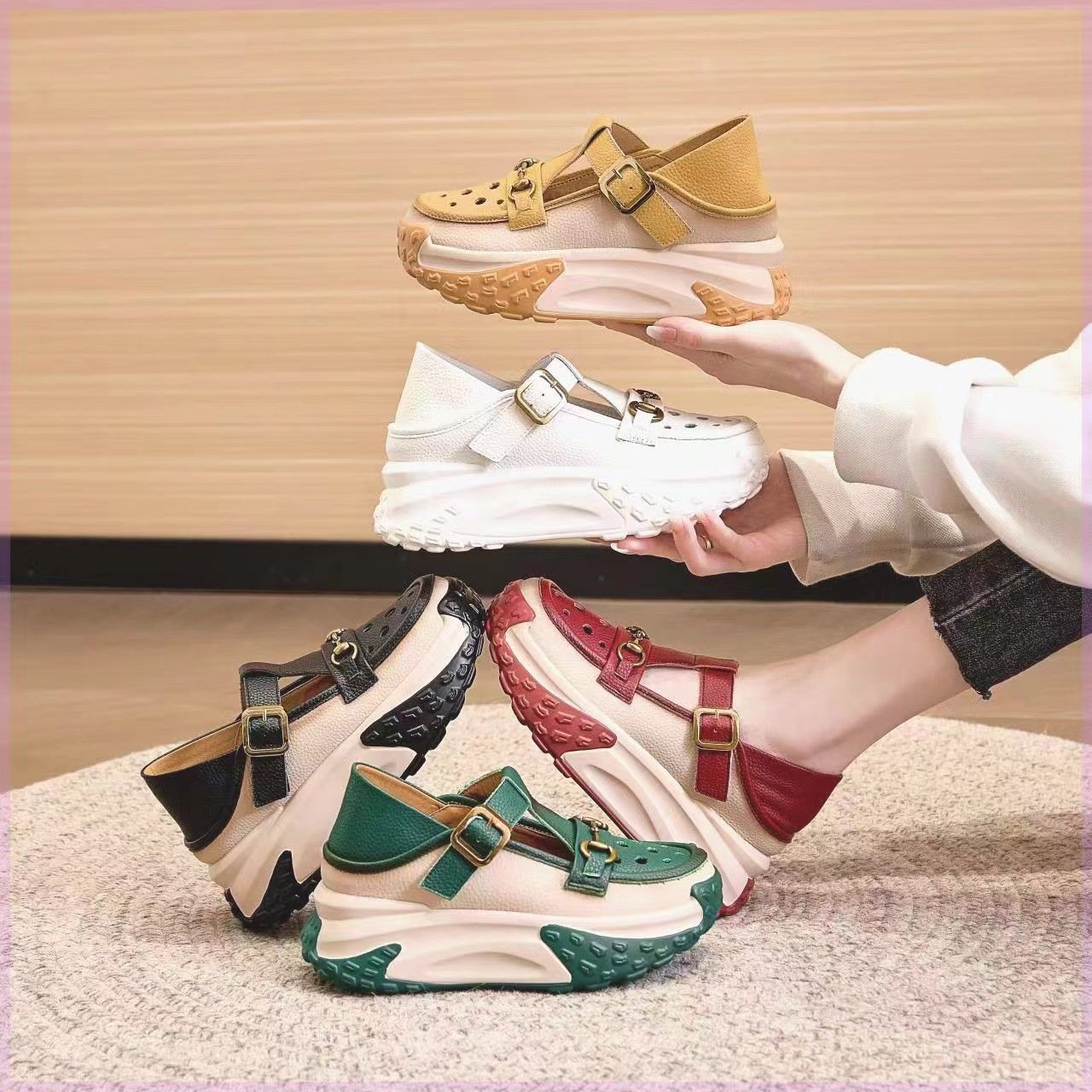Retro Leather Metal Buckle Roman Height Shoes