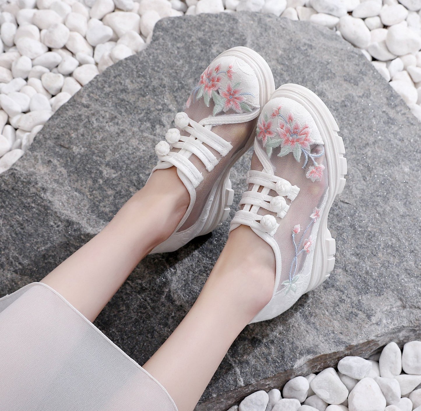 Flower Embroidered Breathable Soft Shoes