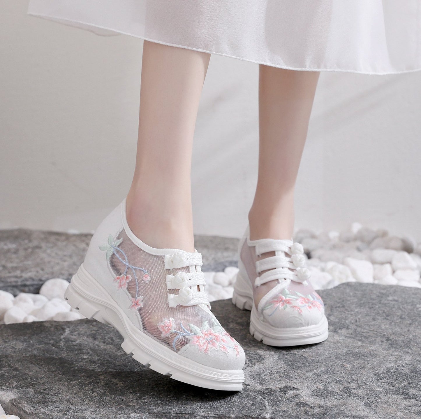 Flower Embroidered Breathable Soft Shoes
