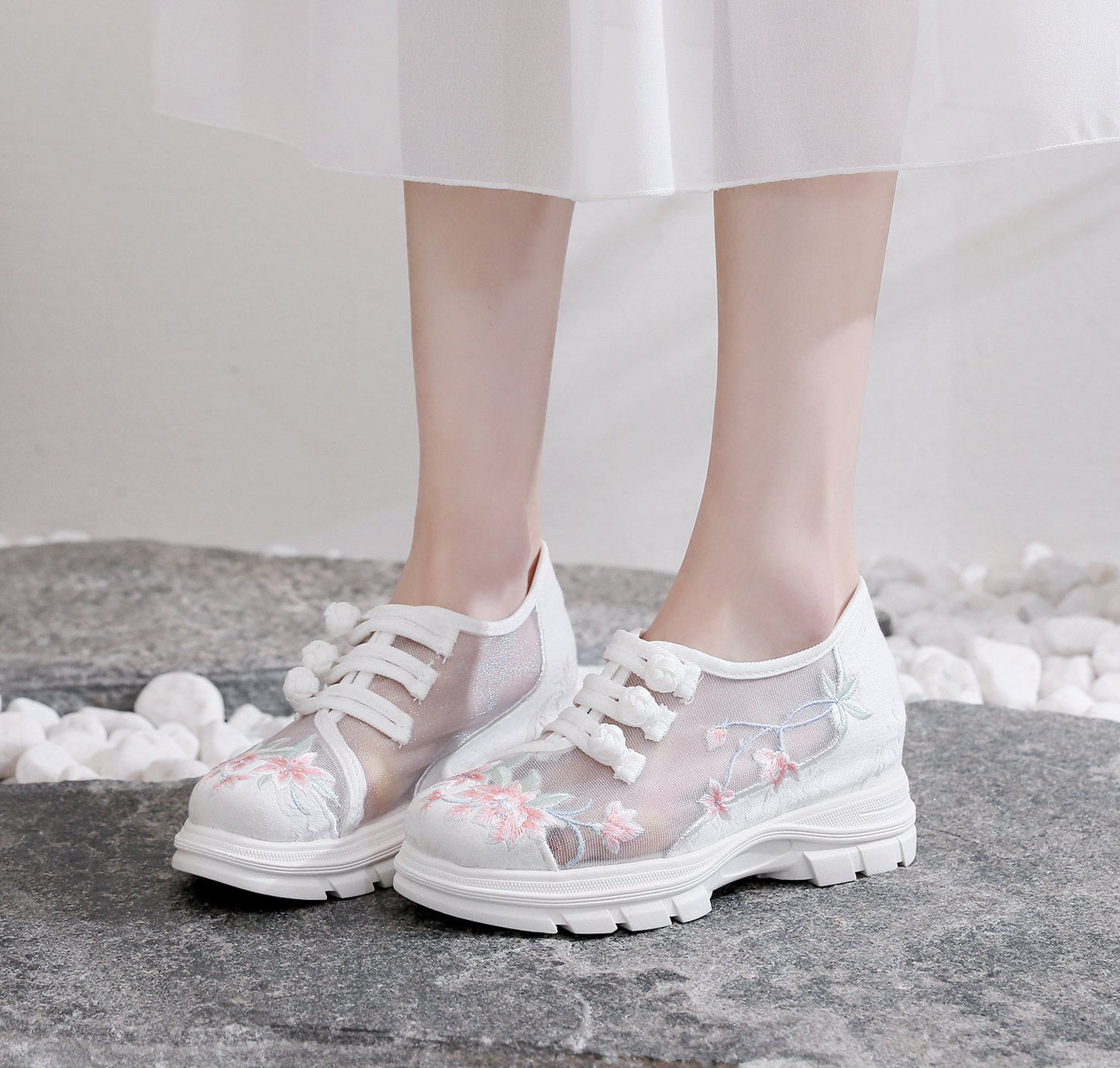 Flower Embroidered Breathable Soft Shoes