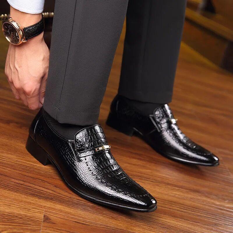Crocodile Pattern Casual Embossed Leather Shoes