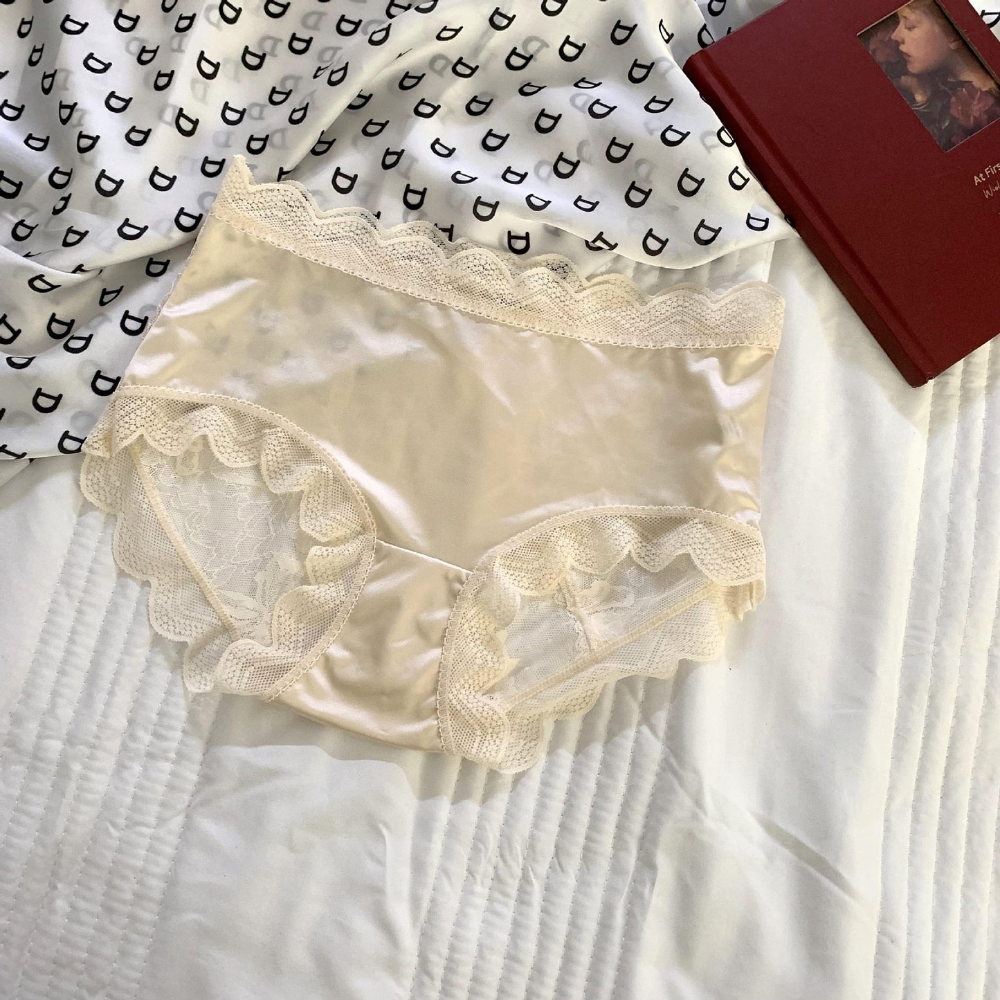 Hollow Lace Breathable Gynecological Panties