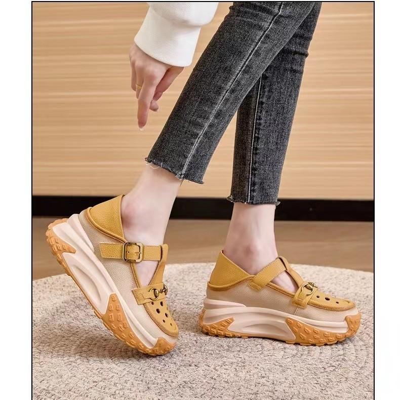 Retro Leather Metal Buckle Roman Height Shoes