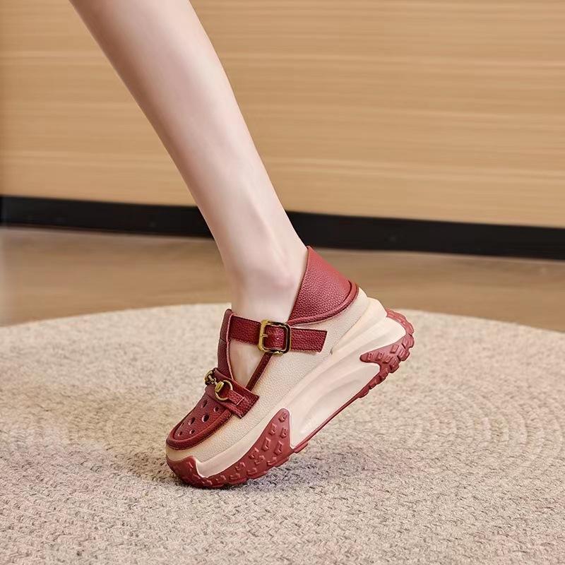 Retro Leather Metal Buckle Roman Height Shoes