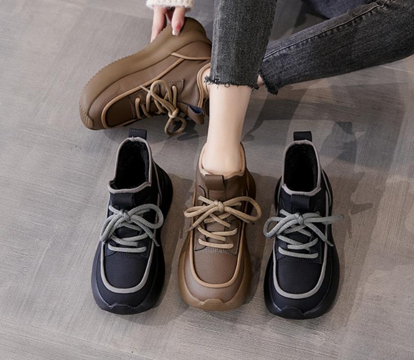 Soft Versatile Outdoor Sneakers