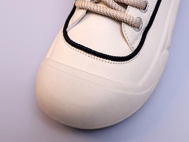 Soft Round Toe Sports Shoes