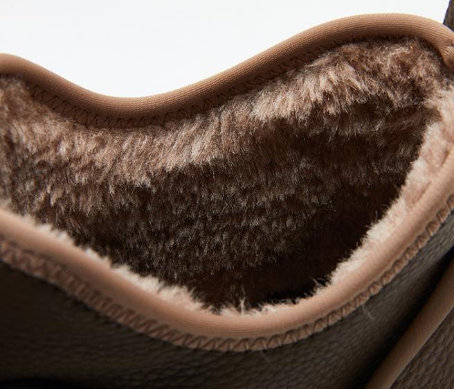 Soft Versatile Outdoor Sneakers