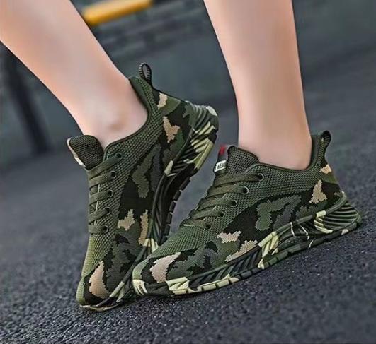 Outdoor Wear-Resistant Breathable Shoes