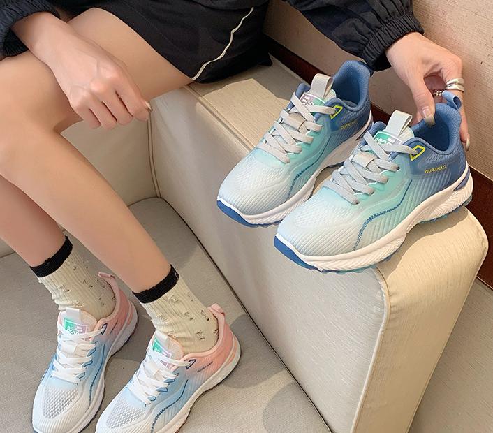 Fly Weaving Comfortable Light Sneakers