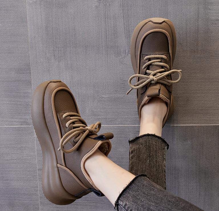 Soft Versatile Outdoor Sneakers