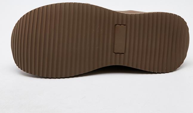 Soft Versatile Outdoor Sneakers