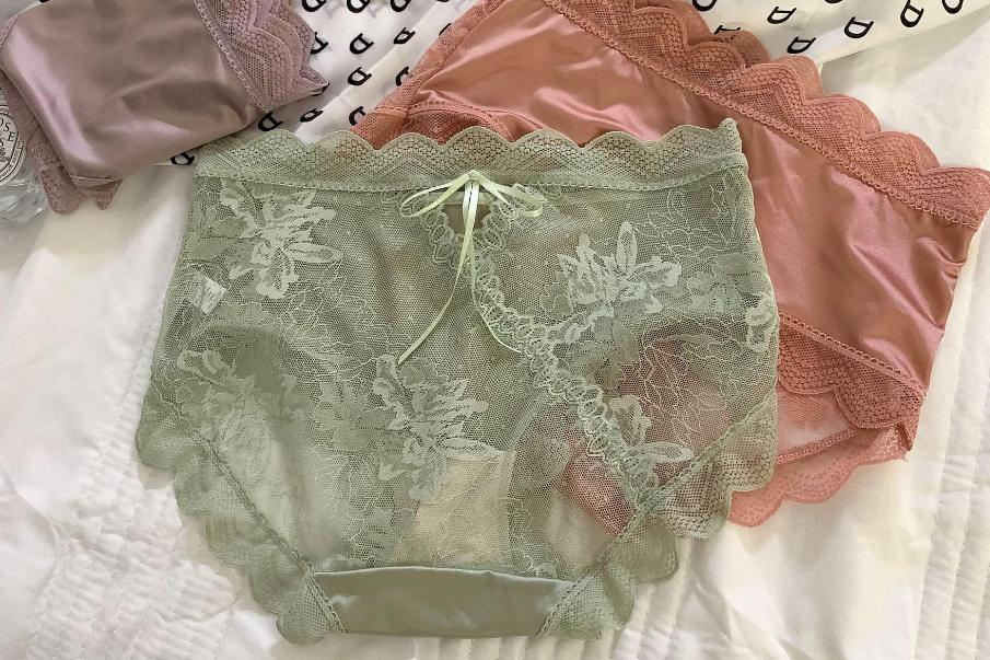 Hollow Lace Breathable Gynecological Panties