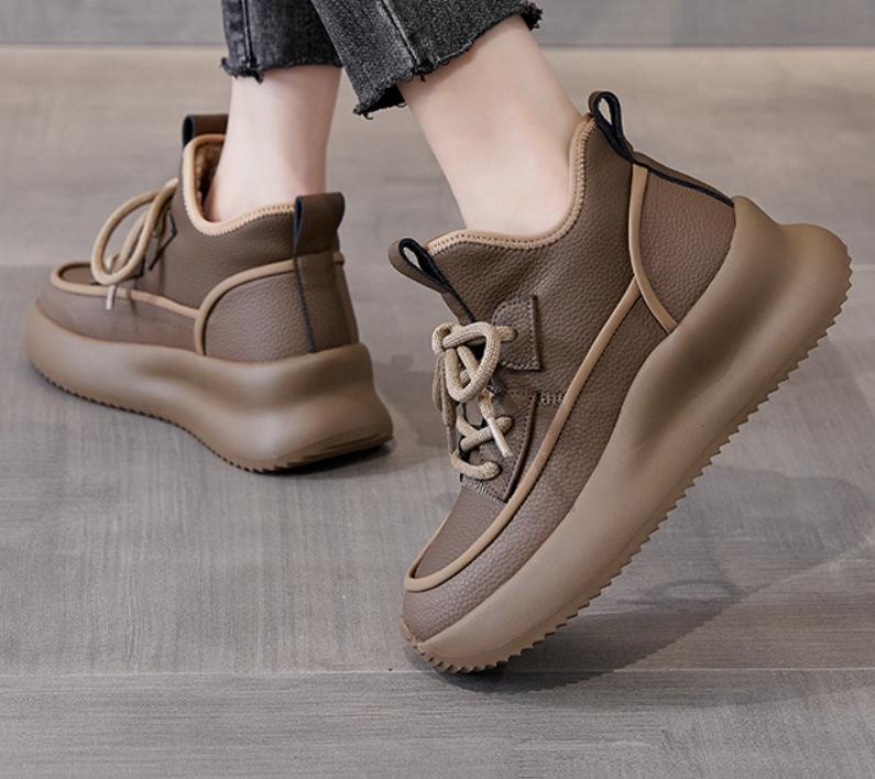 Soft Versatile Outdoor Sneakers
