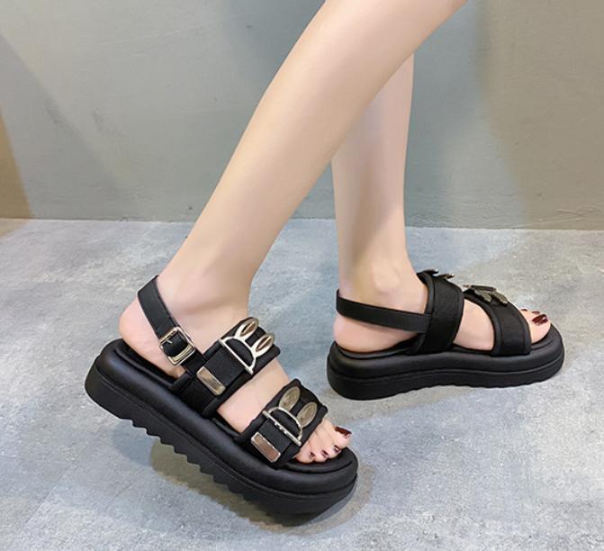 Metal Rabbit Buckle Outdoor Sandals