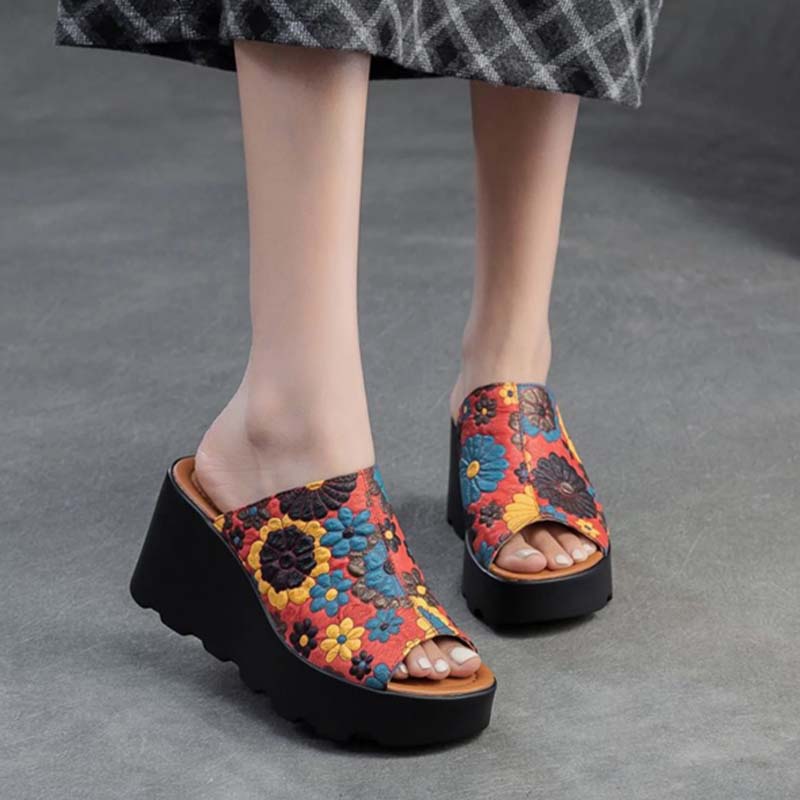 Embroidery Wedge Slippers