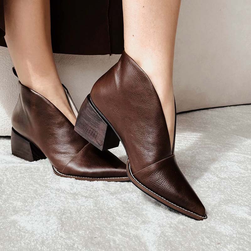 Point-Toe Leather Shoes