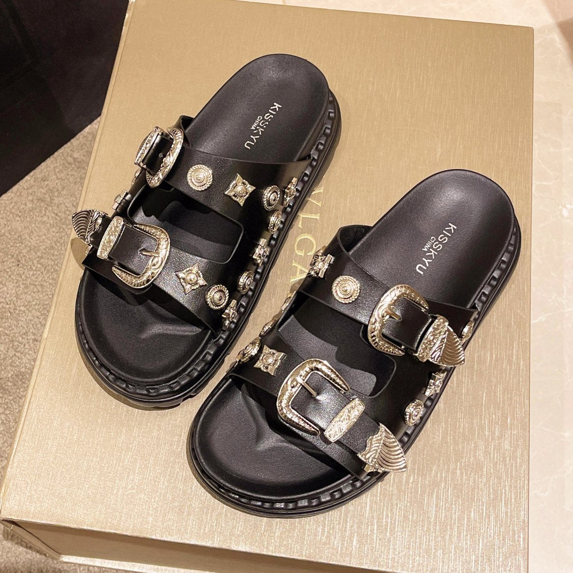 Metal Buckle Boutique Comfortable Slippers