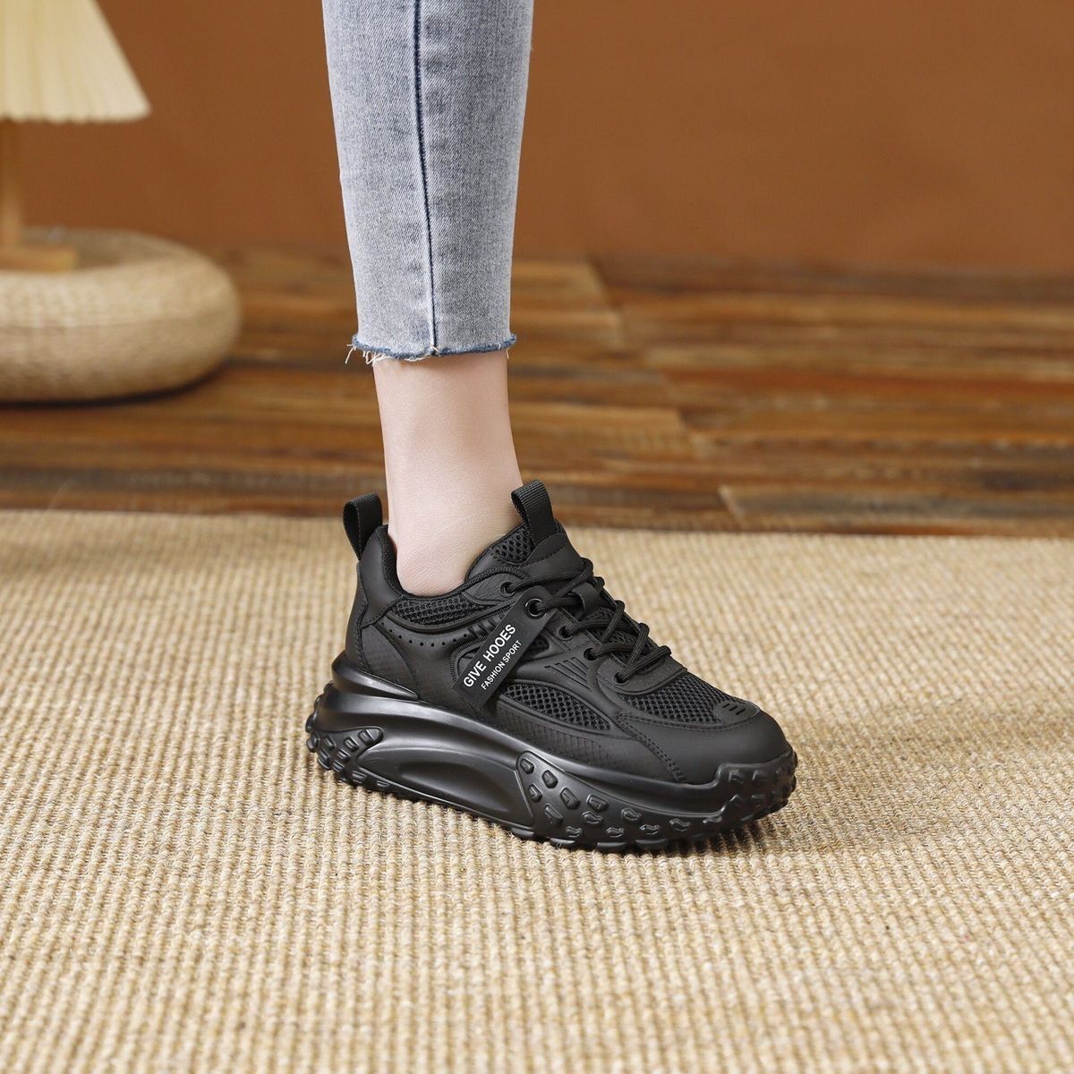 Breathable Lace Up Outdoor Sneakers