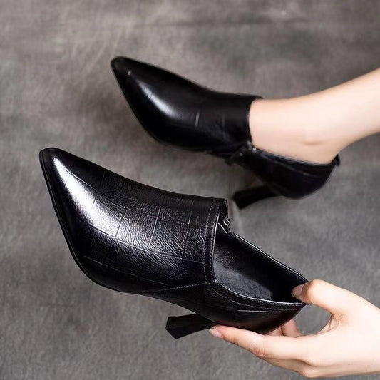 Black Pointed Shoes