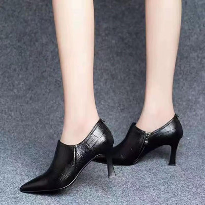 Black Pointed Shoes