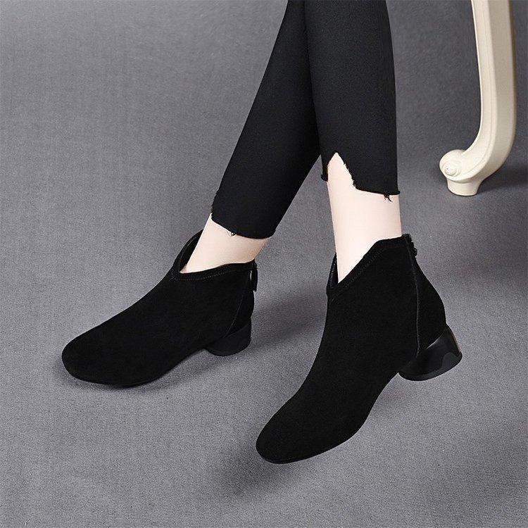 Solid Colour Round Toe Comfort Shoes