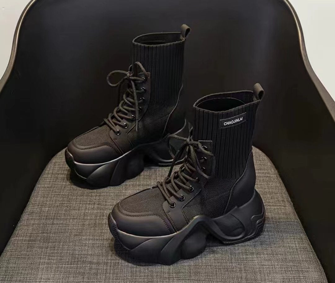 Versatile Flywoving Stretch Boots